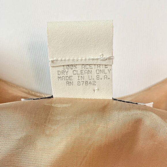 Vintage 3D Woven Letters Beige Tan Vest Academia Prep Coastal Grandma Cottage - Picture 6 of 10